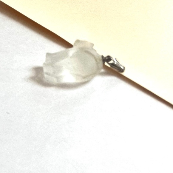 vintage • white clear translucent cat 🐱 necklace pendant - Picture 3 of 7